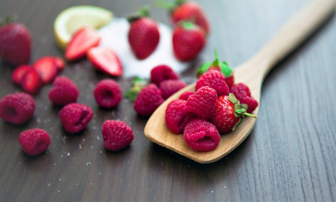 berries-berry-blur-302478